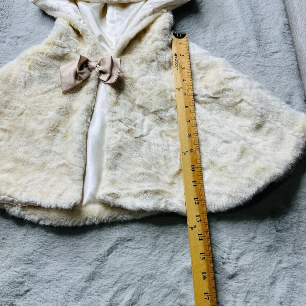 Monsoon Faux Fur Cape Girls 10-13 Satin Bow Tie Hooded Ivory Classic Quality